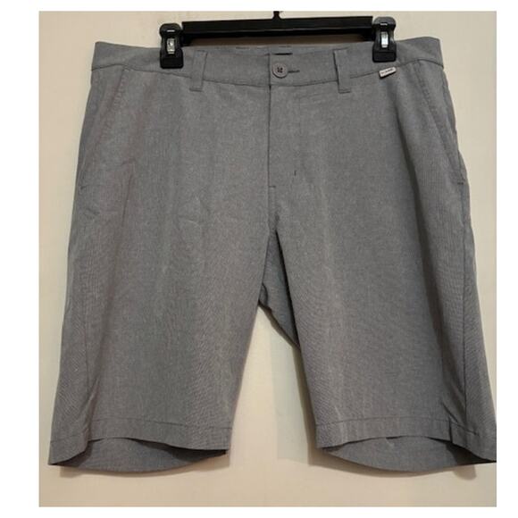Travis Mathew Golf Shorts Gray Mens Size 34 Performance Stretch Casual - Picture 1 of 7
